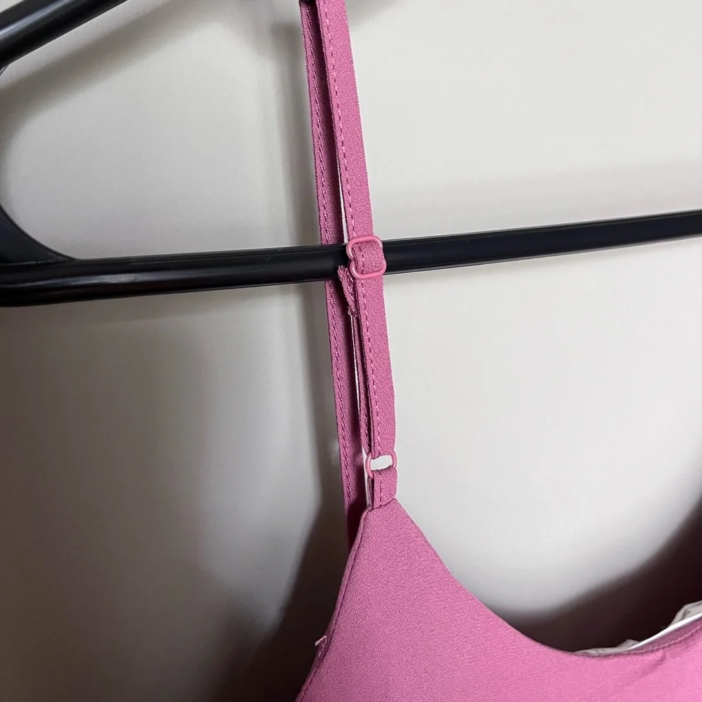 🌸Hippie Rose V-Neck Cami🌸 - Picture 3 of 5